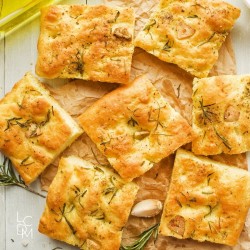 
											Fougasse à l'origan
					