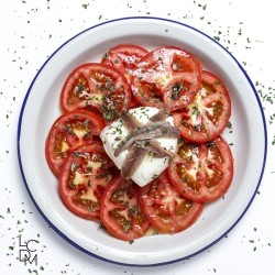 
											salade de tomates, anchois
					