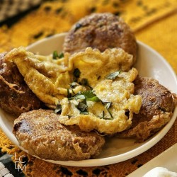 
											Beignets aubergines fromage chèvre et miel
					