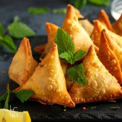 triangles de pate filo au tarama