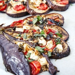 
											aubergines au four / feta / petimezi
					
