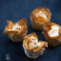 aumônières de feuilles de brick au chèvre et à la pâte d'olive