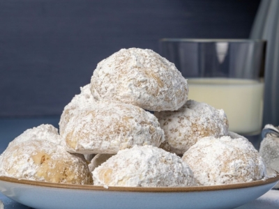 Les petits biscuits de fête : melomakarona et kourabiedes